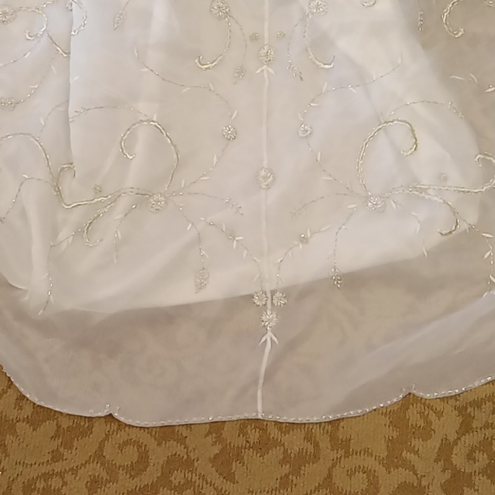 Emerald Bridal Size 8 Wedding Gown - Picture 11 of 15